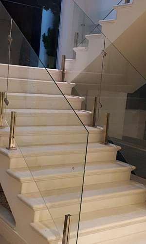 Guarda corpo de vidro para escada Guarda corpo de vidro para escada